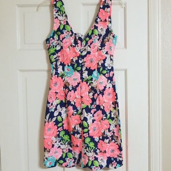 Gorgeous Spring dress - Picture 3 of 4